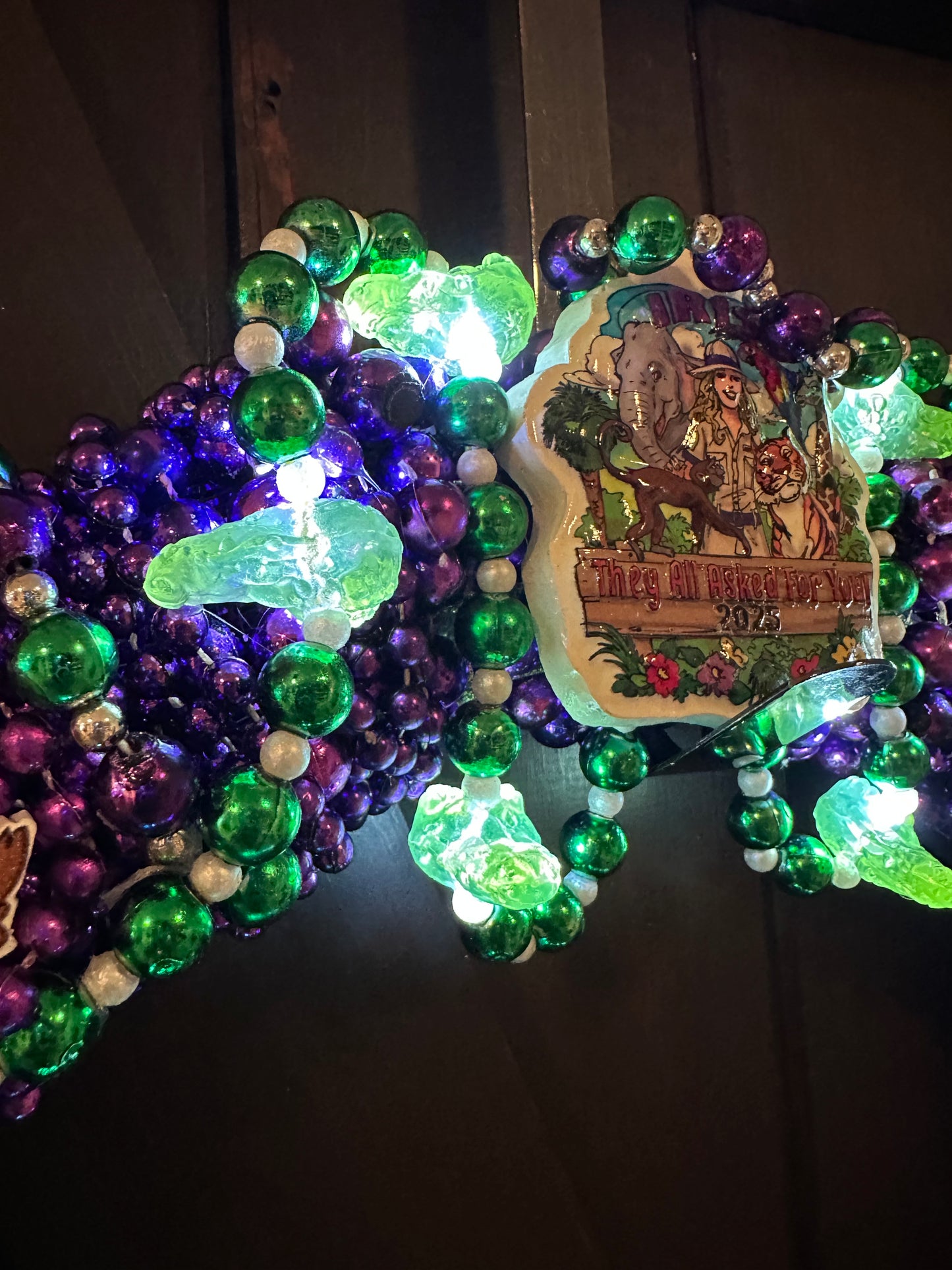 Krewe of 25:Float 9,  Mardi Gras Menagerie